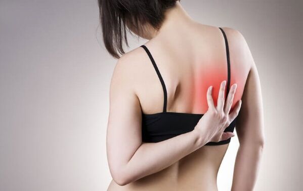 Dorsago, which accompanies thoracic osteochondrosis, manifests itself as a sharp pain during movement