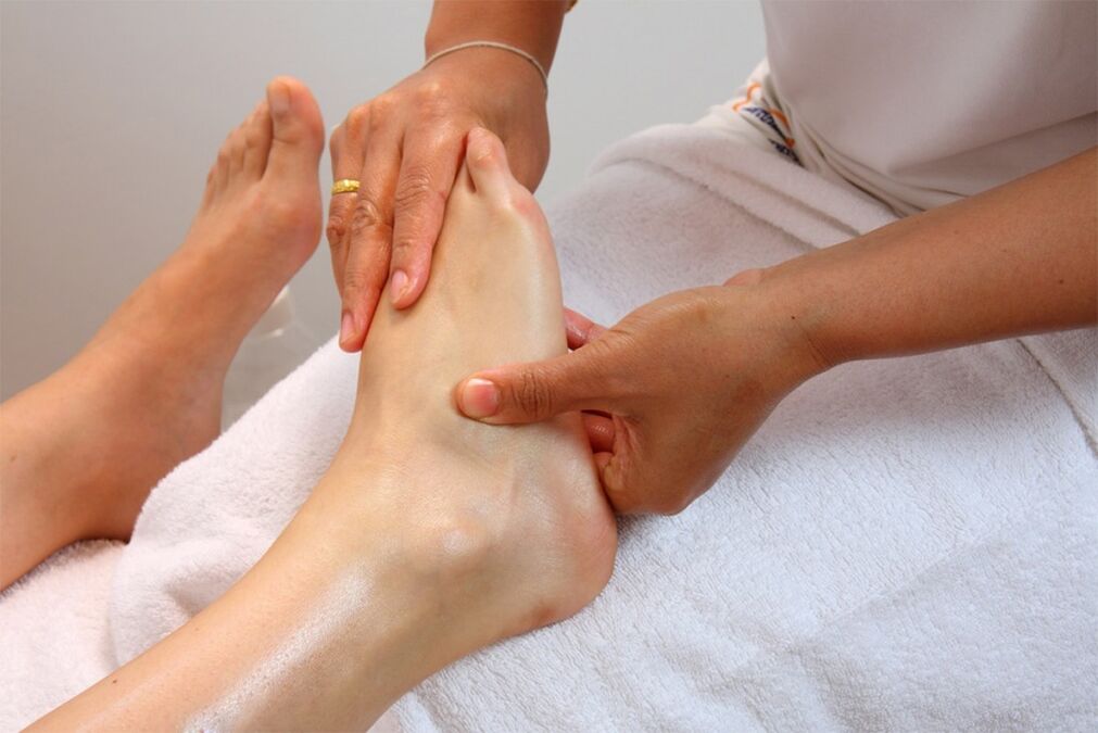 foot rubbing for arthrosis of the ankle joint